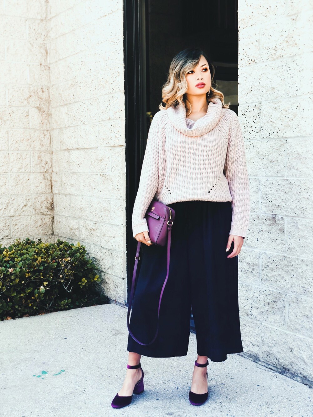 「chic、culottes、oversize、black、streetstyle、feminine、autumn、fall、fall style、Nude」｜「ZARAのアイテム（その他パンツ、ブラック系）」を使った、Elevated Notionさん（レディース・163cm）の秋コーディネートの1枚目の写真