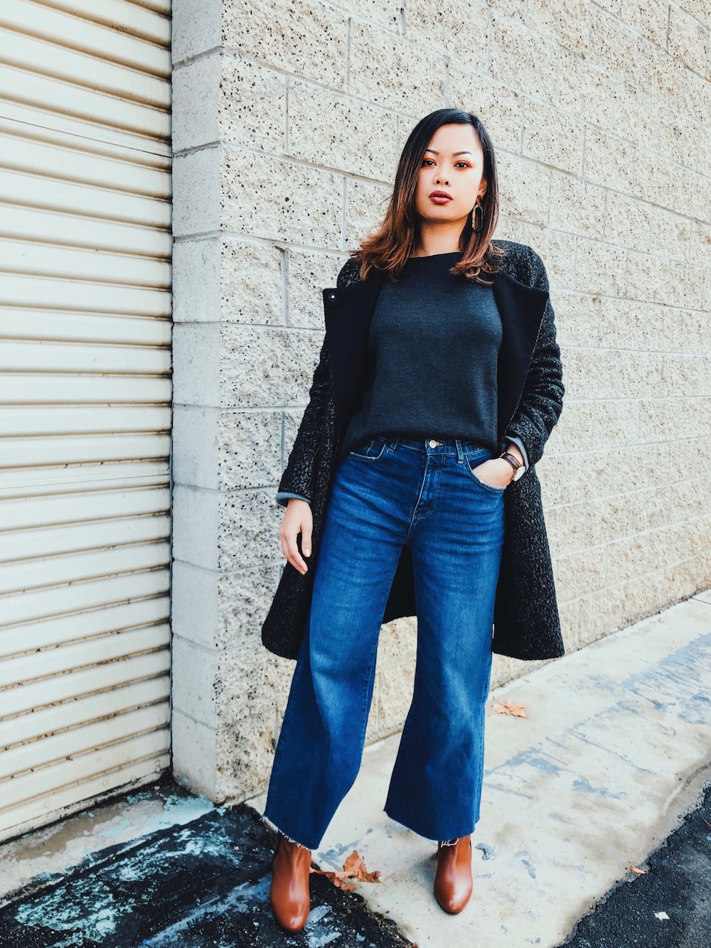 「chic、simple、H&M、neutral 、ZARAwoman、ZARA、streetstyle、grey、booties、Overcoat」｜「H&Mのアイテム（ニット/セーター、グレー系）」を使った、Elevated Notionさん（レディース・163cm）の冬コーディネートの1枚目の写真