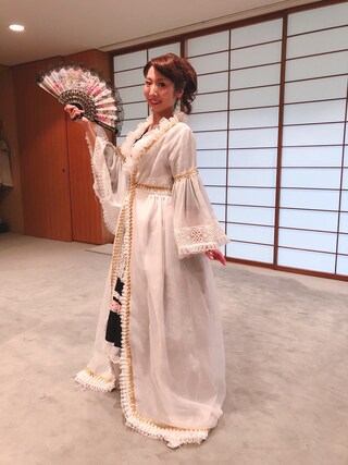 辰巳真理恵使用（東京オペラ・プロデュース）的時尚穿搭
