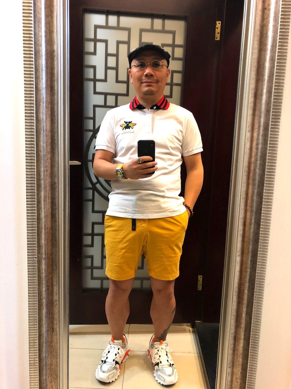 「GUCCIのアイテム（Tシャツ/カットソー、ホワイト系）」を使った、蘑菇東哥さん（メンズ・172cm）の夏コーディネートの1枚目の写真