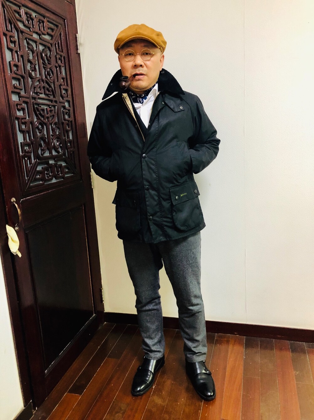 「Barbourのアイテム（ミリタリージャケット、ブラック系）」を使った、蘑菇東哥さん（メンズ・173cm）の冬コーディネートの1枚目の写真