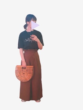 「ISOOK（アイスー）のアイテム（Tシャツ/カットソー）」を使った、imuji*.さん（レディース・167cm）の春コーディネート