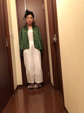 「BLUE BLUE（ブルーブルー）のアイテム（サンダル）」を使った、日本エレキテル連合橋本小雪さん（レディース・162cm）の冬コーディネート