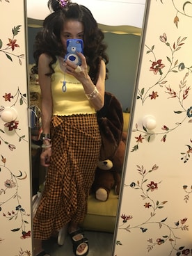 「アイテム（チューブトップ、イエロー系）」を使った、Y🐻N🎸さん（レディース・153cm）の秋コーディネート