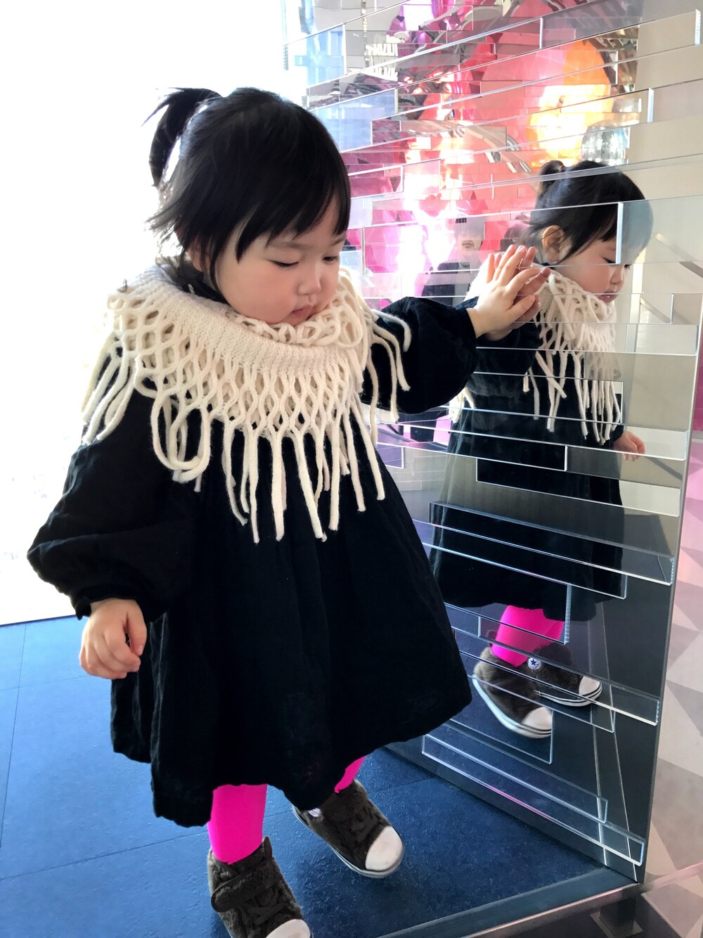 「ピンクタイツ」｜「Handmadeのアイテム（ワンピース、ブラック系）」を使った、ricocoさん（レディース・161cm）の冬コーディネートの1枚目の写真