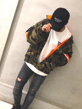 「Guess（ゲス）のアイテム（ブルゾン）」を使った、てぃーくみパイセンさん（メンズ・174cm）の冬コーディネート