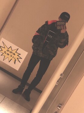 「Guess（ゲス）のアイテム（ブルゾン）」を使った、てぃーくみパイセンさん（メンズ・174cm）の冬コーディネート