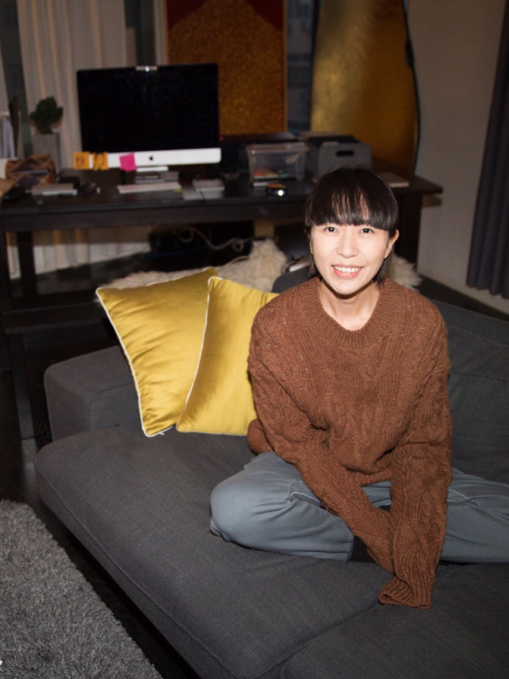 「秋のコーデ、大人カジュアル、秋色、ラクチンコーデ、休日コーデ、ACNE、yeezy」｜「Acne Studiosのアイテム（ニット/セーター、ブラウン系）」を使った、weiさん（レディース・168cm）の秋コーディネートの1枚目の写真