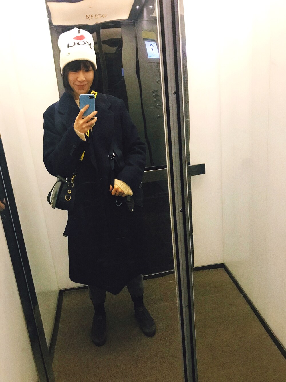 「秋のコーデ、大人カジュアル、秋色、ベレー帽、休日コーデ、UNIQLO、off white、JILSANDER、COMME des GARCONS、RAF SIMONS」｜「RAF SIMONSのアイテム（ニットキャップ/ビーニー、ホワイト系）」を使った、weiさん（レディース・168cm）の秋コーディネートの1枚目の写真