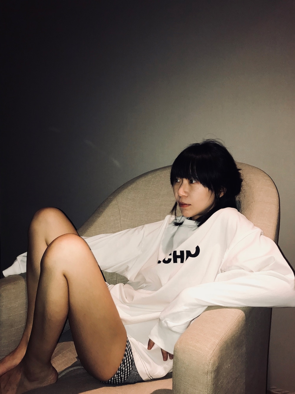 「秋、プチプラコーデ、休日スタイル、alyx、ALYXSTUDIO」｜「1017 ALYX 9SMのアイテム（Tシャツ/カットソー、ホワイト系）」を使った、weiさん（レディース・168cm）の秋コーディネートの1枚目の写真