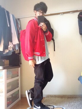 「EDWIN」｜「アイテム（スタジャン）」を使った、.toshiki.さん（メンズ・169cm）の春コーディネート