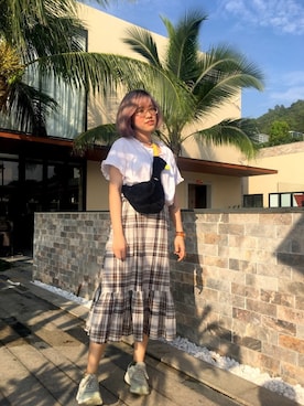 「FOSSIL Q（フォッシルキュー）のアイテム（アナログ腕時計）」を使った、Cat Linhさん（レディース・160cm）の秋コーディネート