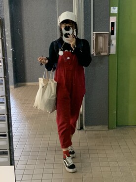「レッドコーデ」｜「アイテム（スニーカー）」を使った、Jellyさん（レディース・163cm）の冬コーディネート
