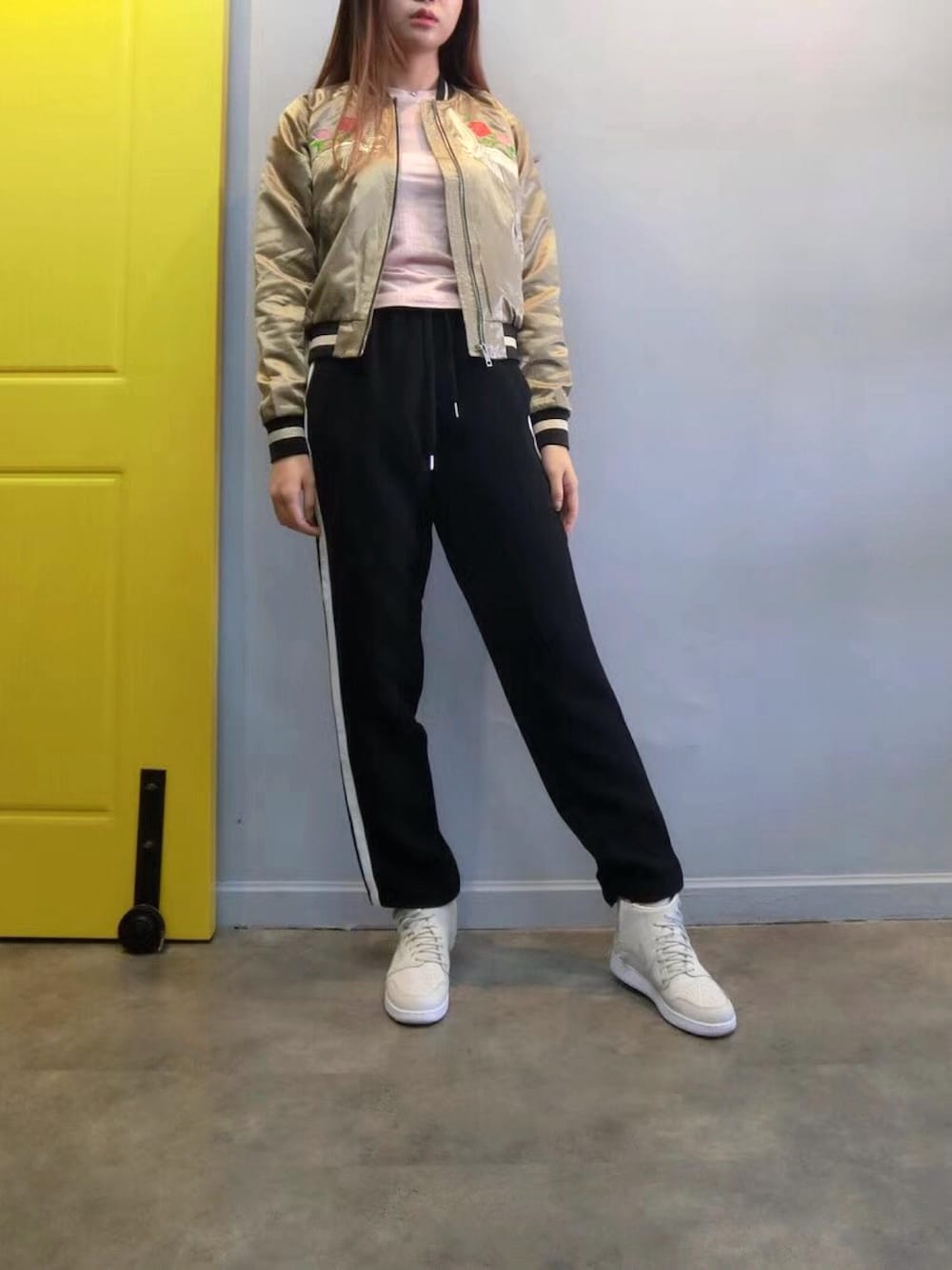 「春」｜「DIESELのアイテム（スタジャン、ゴールド系）」を使った、babapooさん（レディース・165cm）の春コーディネートの1枚目の写真