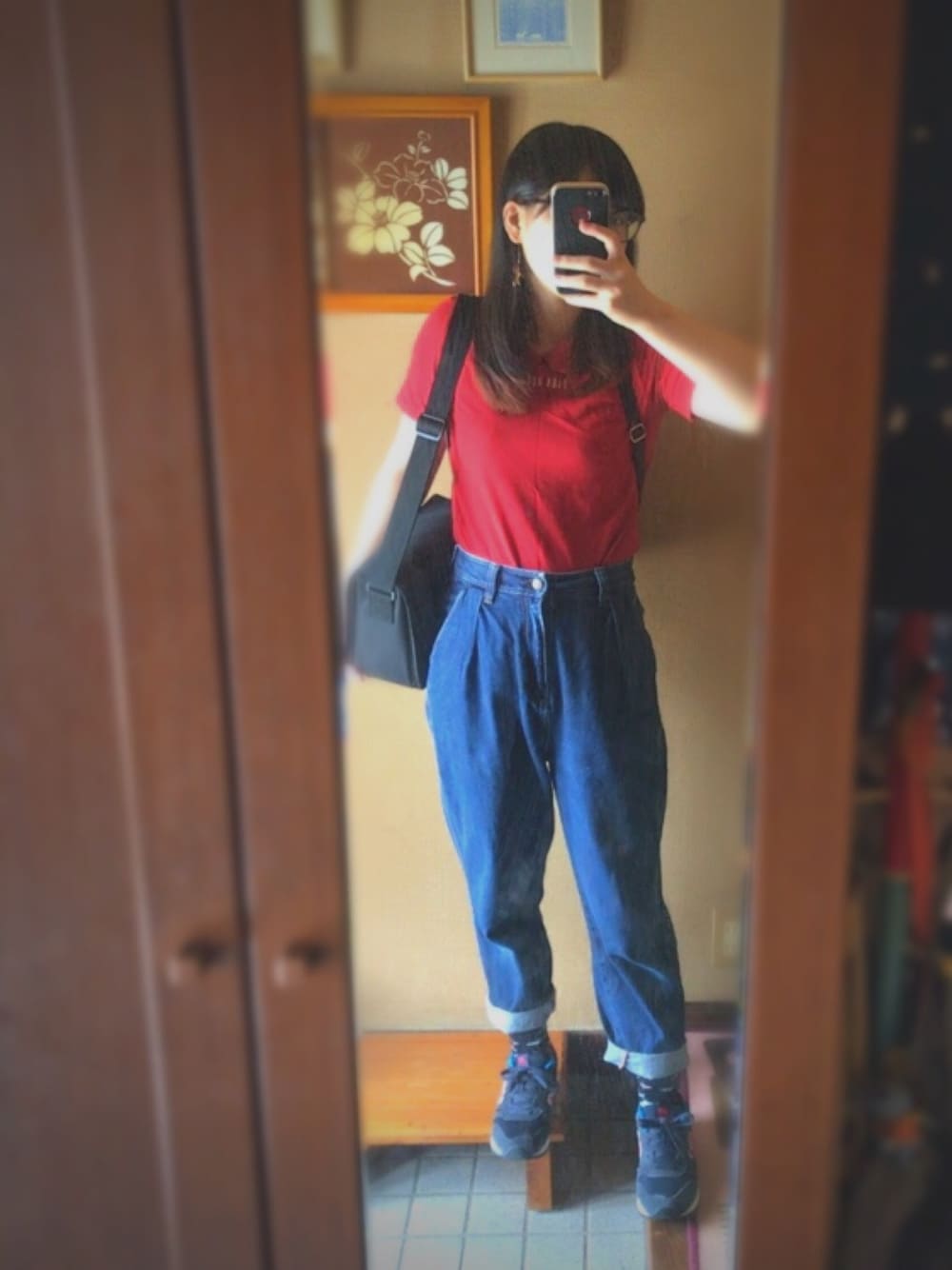 「PINK HOUSE、ピンクハウス、丸襟、GU、ハイウエストマムジーンズ、シャツイン、New Balance、ニューバランス、ニューバランス565」｜「GUのアイテム（デニムパンツ、ブルー系）」を使った、Amiさん（レディース・155cm）の秋コーディネートの1枚目の写真