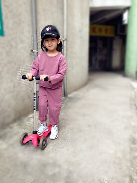 「ny（エヌワイ）のアイテム（帽子）」を使った、AJsisさん（キッズ・110cm）の秋コーディネート