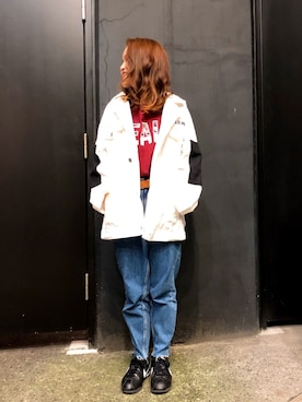 「アヴィレックス(AVIREX)」｜「アイテム（ジャケット/アウター）」を使った、沙絵さん（レディース・153cm）の春コーディネート