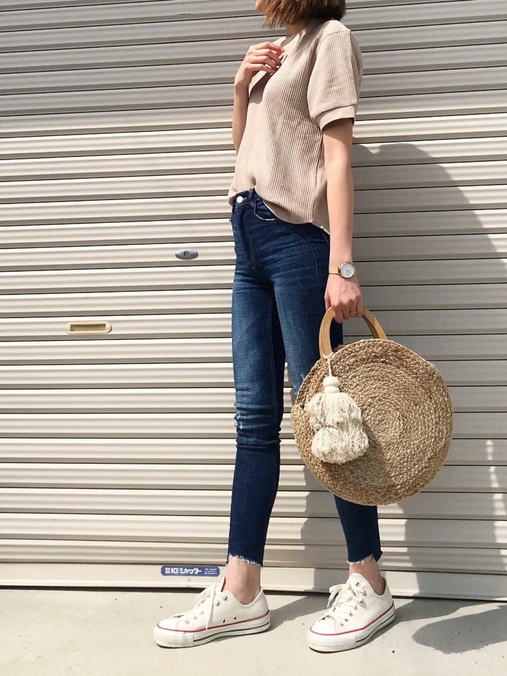 「カジュアル、休日スタイル、プチプラ、デニム、オトナカジュアル、ユニクロ、UNIQLO、ザラ、ZARA、ママコーデ」｜「UNIQLOのアイテム（Tシャツ/カットソー、ベージュ系）」を使った、minminmaaaさん（レディース・168cm）の春コーディネートの1枚目の写真