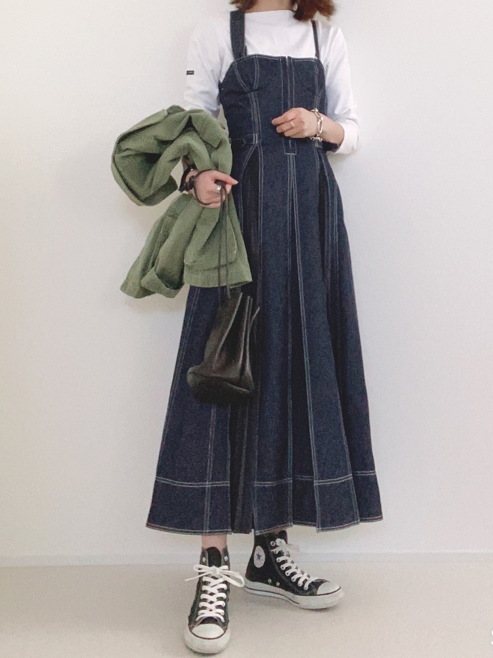 「大人カジュアル、大人女子、春コーデ、ZARA、ママコーデ、コンバース、ワンピース、ママファッション」｜「SAINT JAMESの【SAINT JAMES】OUESSANT SOLID（Tシャツ/カットソー、ホワイト系）」を使った、minminmaaaさん（レディース・168cm）の春コーディネートの1枚目の写真