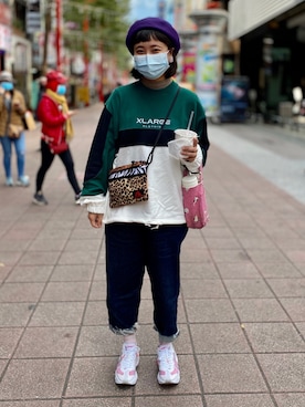「LMCのアイテム（パンツ）」を使った、吳仕仁さん（レディース・158cm）の春コーディネート