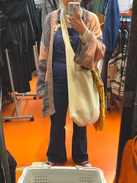 「OSHKOSH（オシュコシュ）のアイテム（サロペット/オーバーオール）」を使った、🐗さん（レディース・157cm）の冬コーディネート