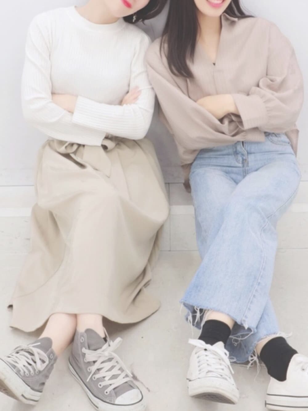 「春夏コーデ、大人カジュアル、スニーカーコーデ、春、きれいめカジュアル、ピスタチオ、シンプル、シンプルコーデ、はるコーデ」｜「CONVERSEのCONVERSE(コンバース)NEXTAR(ネクスター) 110HI(NXHI)（スニーカー、グレー系）」を使った、niina さん（レディース・155cm）の春コーディネートの1枚目の写真