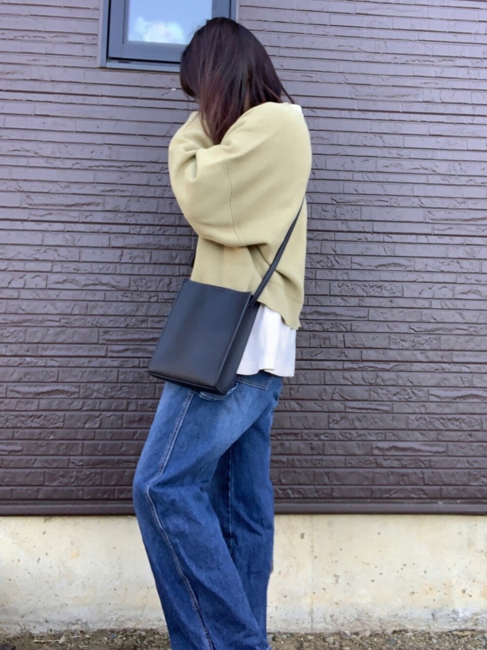 「休日スタイル、春カラー、カジュアル、ゆるコーデ、オトナ女子、シンプル、ミントグリーン、UNIQLO、ラフ、スクエアバッグ」｜「UNIQLOのアイテム（カーディガン/ボレロ、グリーン系）」を使った、つばささん（レディース・157cm）の冬コーディネートの1枚目の写真