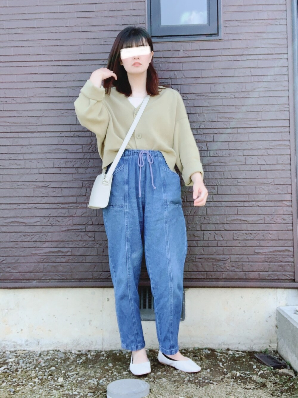 「パステル映える春、ゆるコーデ、古着MIX、大人女子、パンツコーデ、春、シンプル、イエロー、ユニクロ、ハイウエスト」｜「UNIQLOのアイテム（カーディガン/ボレロ、グリーン系）」を使った、つばささん（レディース・157cm）の春コーディネートの1枚目の写真