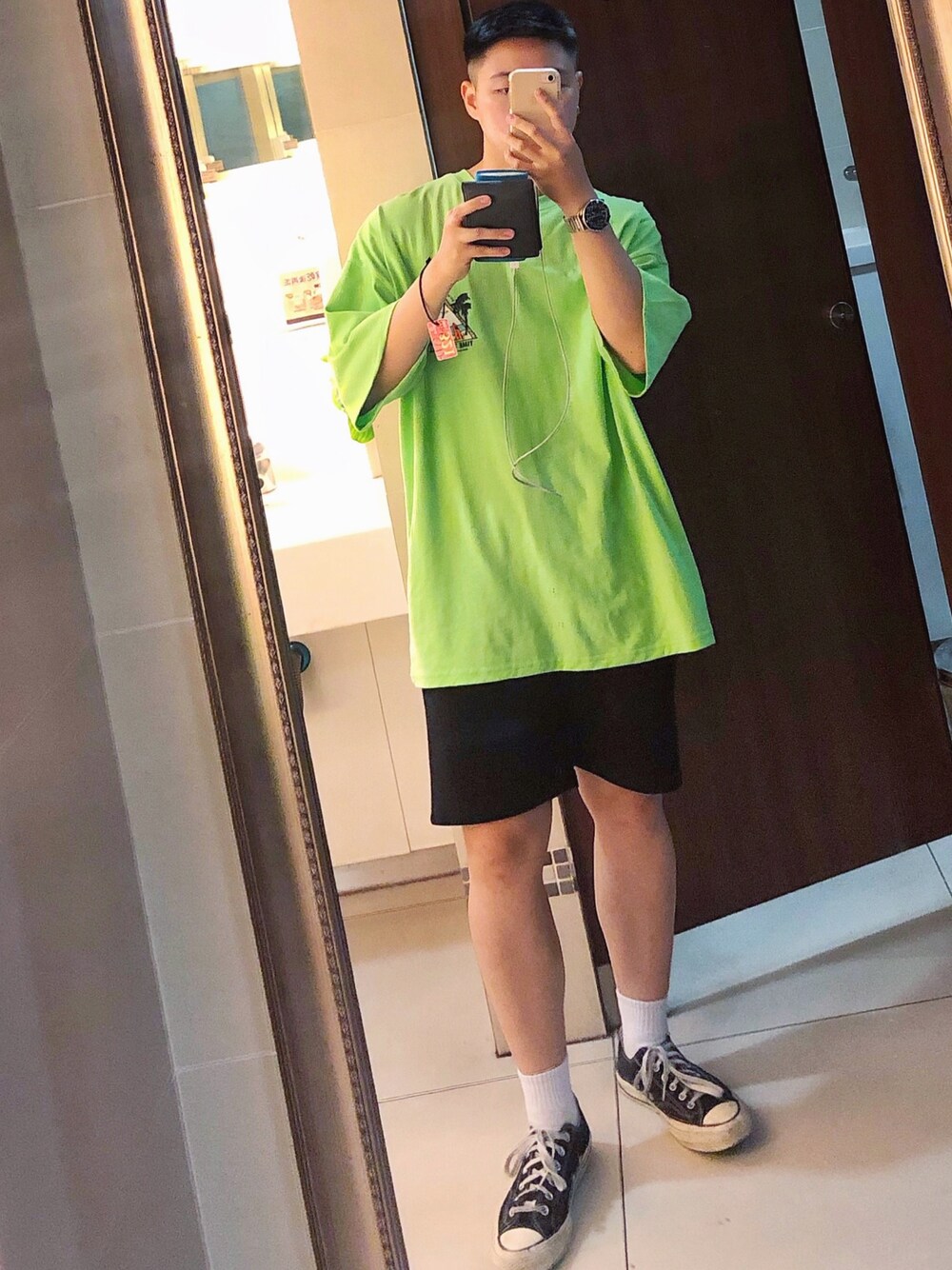 「CONVERSEのアイテム（その他シューズ、ブラック系）」を使った、tangさん（メンズ・170cm）の夏コーディネートの1枚目の写真
