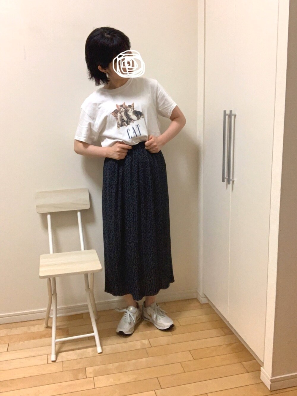 「夏だ！Tシャツ着よう！、夏コーデ、あいみょん、リラックススタイル、休日スタイル、低身長コーデ、猫T、プリントTシャツ、カジュアル、ドット」｜「UNIQLOのアイテム（スカート、ブルー系）」を使った、wear_ufさん（レディース・153cm）の夏コーディネートの1枚目の写真