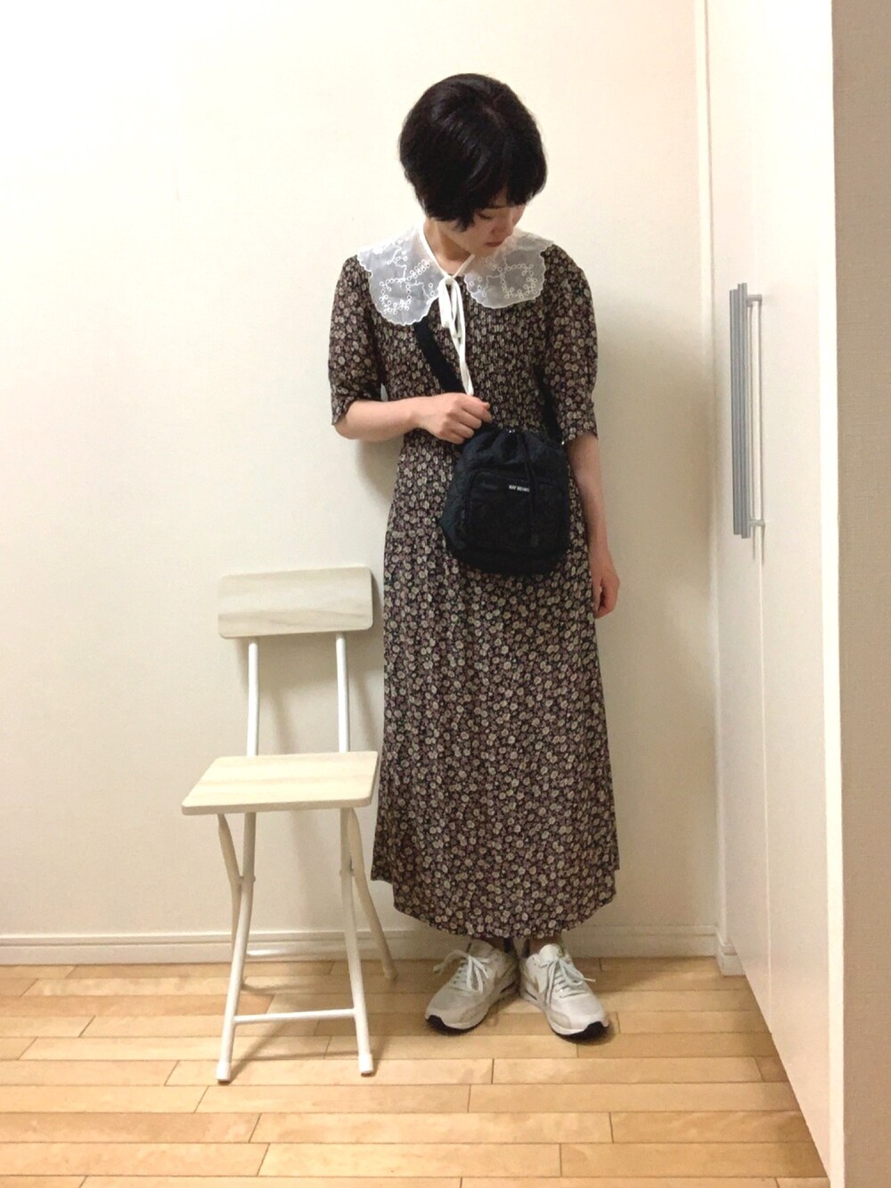 「古着、お洒落さんとつながりたい、花柄、付け襟、花柄ワンピース、古着好きな人と繋がりたい、ootd、低身長コーデ、ガーリー、小花柄ワンピース」｜「spring付録のアイテム（バッグ、ブラック系）」を使った、wear_ufさん（レディース・153cm）の夏コーディネートの1枚目の写真
