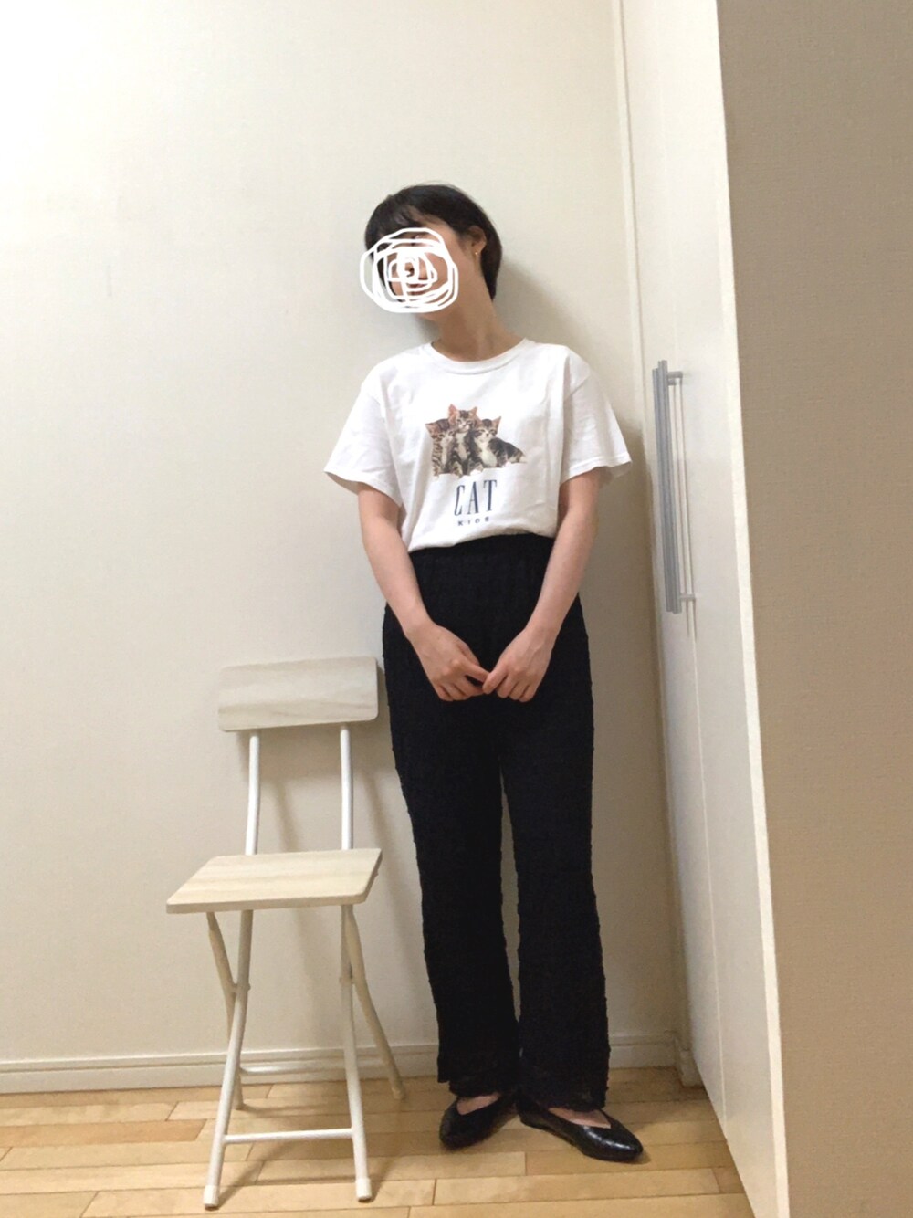 「休日スタイル、お洒落さんとつながりたい、古着好きな人と繋がりたい、低身長、夏だ！Tシャツ着よう！、いいね、save、フォローお願いします🤑、レースパンツ、レース、ティーシャツ、イラストT」｜「akishikadesignのアイテム（Tシャツ/カットソー、ホワイト系）」を使った、wear_ufさん（レディース・153cm）の夏コーディネートの1枚目の写真