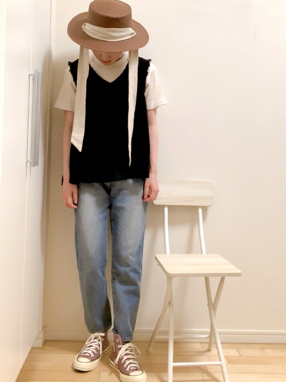 「カンカン帽、低身長、デニム、コンバース、ラクチンコーデ、おしゃれさんと繋がりたい、夏、休日スタイル、ノースリーブ、カジュアル」｜「SENSE OF PLACE by URBAN RESEARCHのロングリボンカンカンハット（ハット、ブラウン系）」を使った、wear_ufさん（レディース・153cm）の夏コーディネートの1枚目の写真