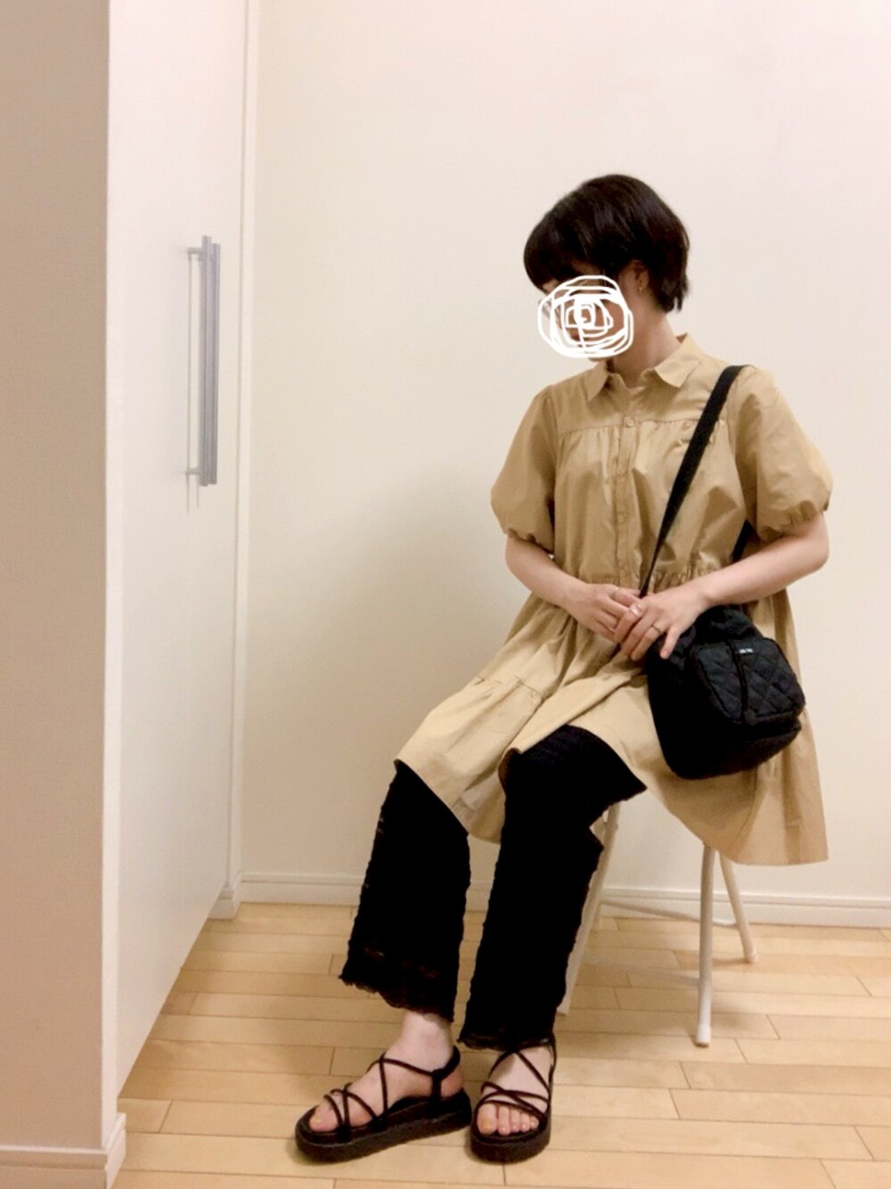 「カジュアルコーデ、楽チンコーデ、お洒落さんとつながりたい、ラフコーデ、古着好きな人と繋がりたい、レースパンツ、シャツワンピ、ベージュ、キルティングバッグ、低身長コーデ」｜「ZARAのアイテム（シャツワンピース、ベージュ系）」を使った、wear_ufさん（レディース・153cm）の夏コーディネートの1枚目の写真