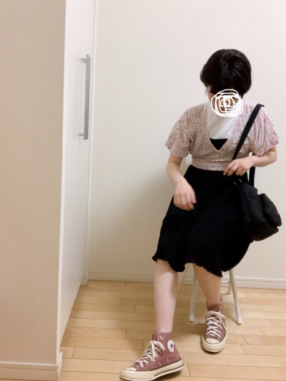 「コンバース ハイカット、チャックテイラー、オトナカジュアル、ワンピース、お洒落さんとつながりたい、スニーカー、花柄、ビスチェ、低身長、ハイカットスニーカー」｜「FOREVER 21のアイテム（トップス、その他）」を使った、wear_ufさん（レディース・153cm）の夏コーディネートの1枚目の写真