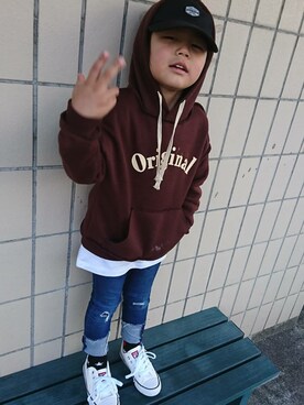 「H&M（エイチ・アンド・エム）のアイテム（デニムパンツ、ブルー系）」を使った、まりなさん（レディース）の秋コーディネート
