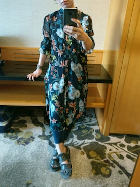 「ZARA（ザラ）の花柄プリント地ロング丈シャツ（シャツ/ブラウス、ブルー系）」を使った、seetamiuさん（レディース・158cm）の夏コーディネート