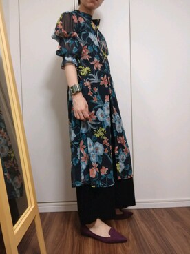 「ZARA（ザラ）の花柄プリント地ロング丈シャツ（シャツ/ブラウス、ブルー系）」を使った、seetamiuさん（レディース・158cm）の秋コーディネート