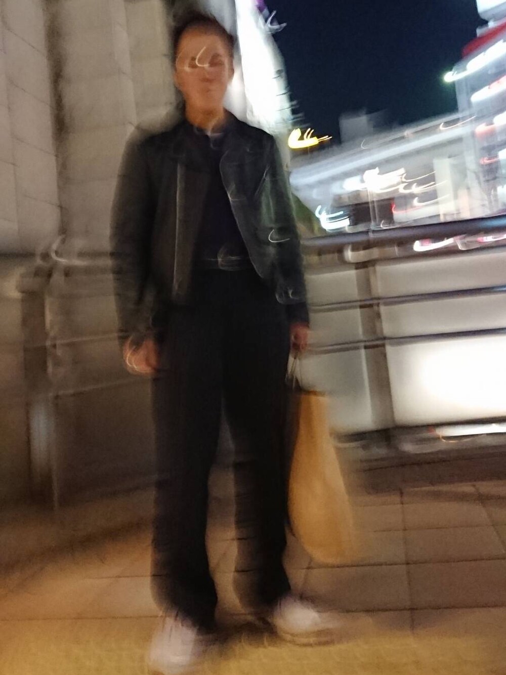 「fashion、ootd、swag、vintage、RAF SIMONS、ozweego、古着、三軒茶屋、ラルフローレン」｜「RAF SIMONSのアイテム（ベルト、ブラック系）」を使った、鮫島義一さん（メンズ・170cm）の冬コーディネートの1枚目の写真
