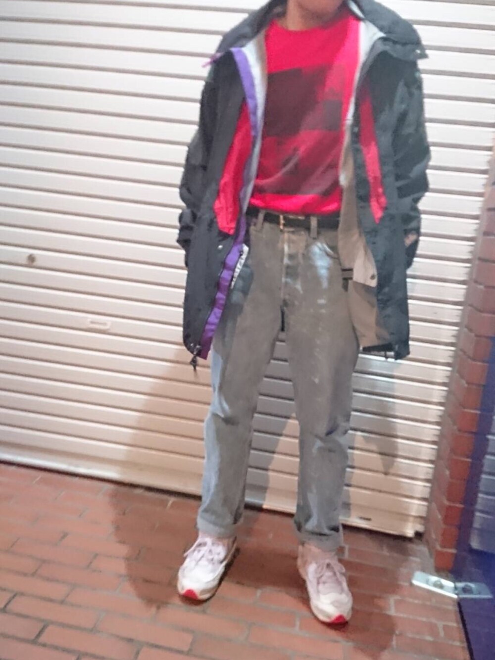 「fashion、ottd、swag、photographer、ストリート、90s、古着、ozweego」｜「古着のアイテム（マウンテンパーカー、ブラック系）」を使った、鮫島義一さん（メンズ・170cm）の冬コーディネートの1枚目の写真