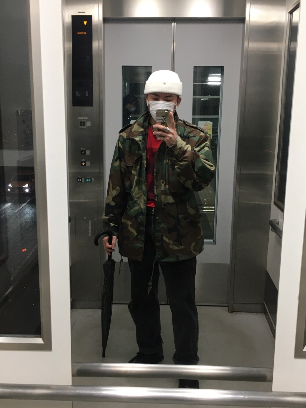 「fashion、ottd、swag、vintage、ミリタリー、ストリート、 ALYX、AKIRA、parco、古着」｜「usedのアイテム（ミリタリージャケット、グリーン系）」を使った、鮫島義一さん（メンズ・170cm）の春コーディネートの1枚目の写真