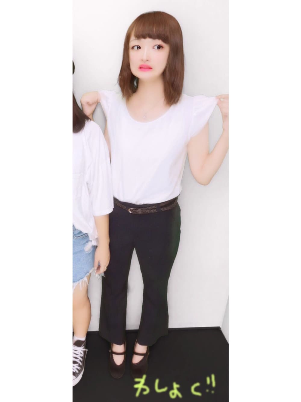 「シンプル、大人コーデ、清楚系、休日スタイル、ootd、水族館」｜「しまむらのアイテム（Tシャツ/カットソー、ホワイト系）」を使った、たむたむさん（レディース・161cm）の夏コーディネートの1枚目の写真