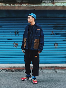 「blue」｜「アイテム（ミリタリージャケット）」を使った、AshWangさん（メンズ・176cm）の秋コーディネート