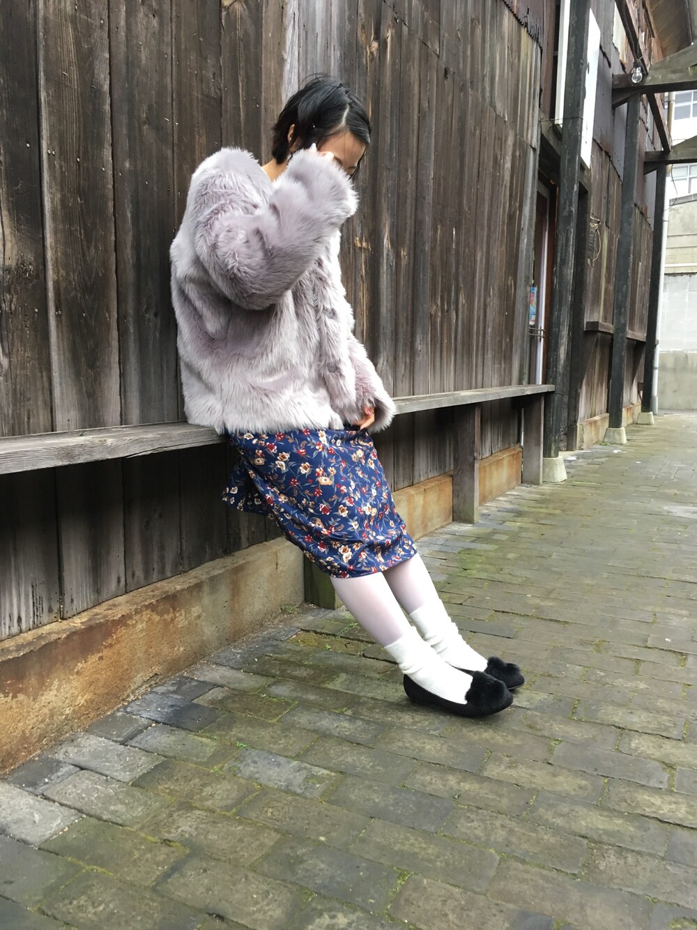 「Kastane、BEAMS HEART、PAGEBOY、ファーコート、グレータイツ」｜「KastaneのファーBIGブルゾン（その他アウター、グレー系）」を使った、Miikiiさん（レディース・163cm）の冬コーディネートの1枚目の写真