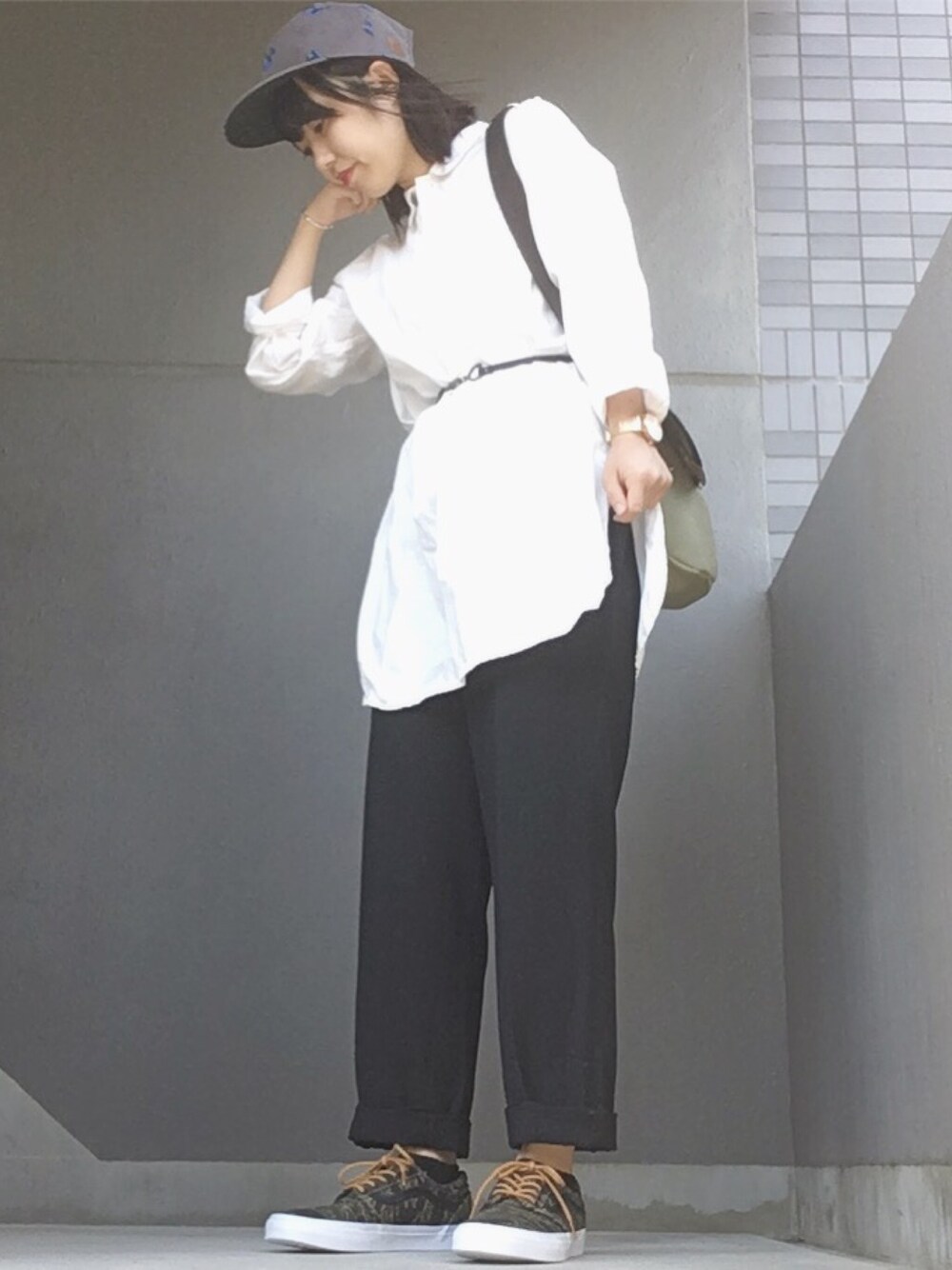 「used、古着、VANS」｜「usedのアイテム（シャツ/ブラウス、ホワイト系）」を使った、Miikiiさん（レディース・163cm）の秋コーディネートの1枚目の写真