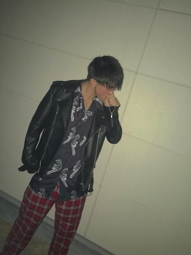 「13MONTH（サーティーンマンス）のアイテム（トップス）」を使った、ゆうきさん（メンズ・172cm）の秋コーディネート