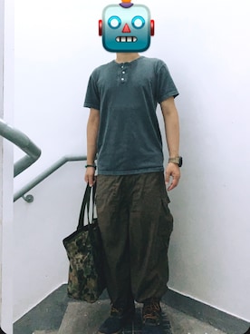 「MIS（エムアイエス）のアイテム（バッグ）」を使った、pakさん（メンズ・170cm）の春コーディネート