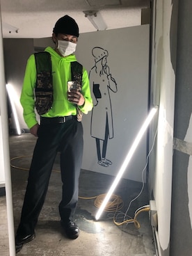 「蛍光カラー」｜「アイテム（その他）」を使った、®︎yota.さん（メンズ・179cm）の秋コーディネート
