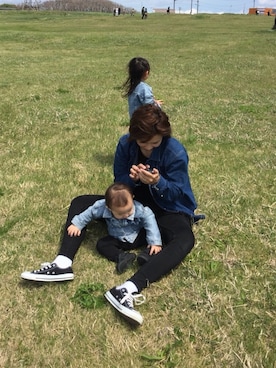 「CONVERSE（コンバース）のCONVERSE ALL STAR OX(BLACK)（スニーカー、ブラック系）」を使った、manamiさん（レディース・168cm）の春コーディネート