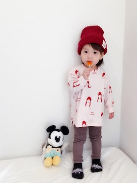 「tinycottonsのアイテム（Tシャツ/カットソー、ピンク系）」を使った、punanaさん（キッズ・80cm）の冬コーディネート